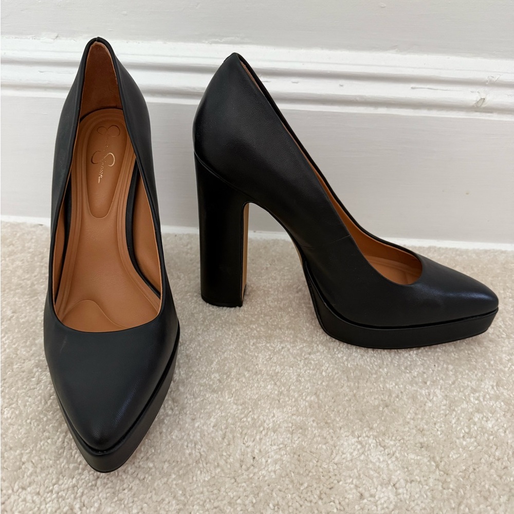 NWOT Jessica Simpson Elegant Black Leather Pumps size 9